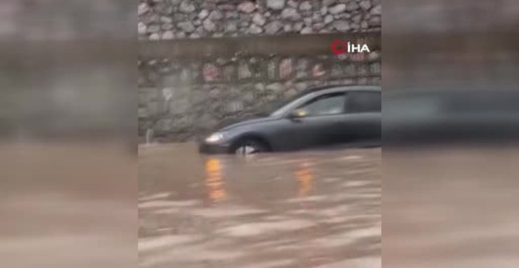Turgutlu'da Sağanak Yağış Hayatı Olumsuz Etkiledi