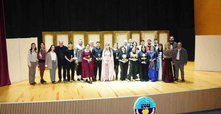 Turgutlu'da Tiyatro ve Çocuk Festivali Coşkusu