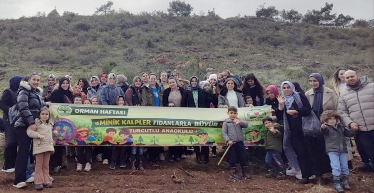 Turgutlulu Minikler 250 Fidan Dikerek Hatıra Ormanı Oluşturdu