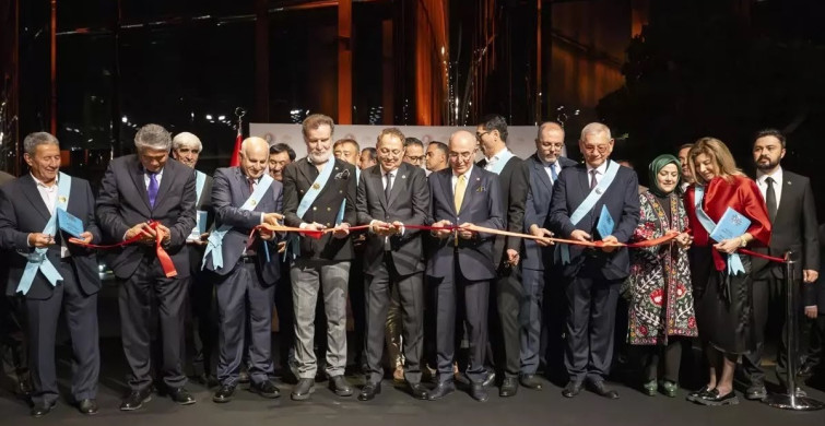 Türk Dünyası Ressamları Cengiz Aytmatov’a Selam Durdu