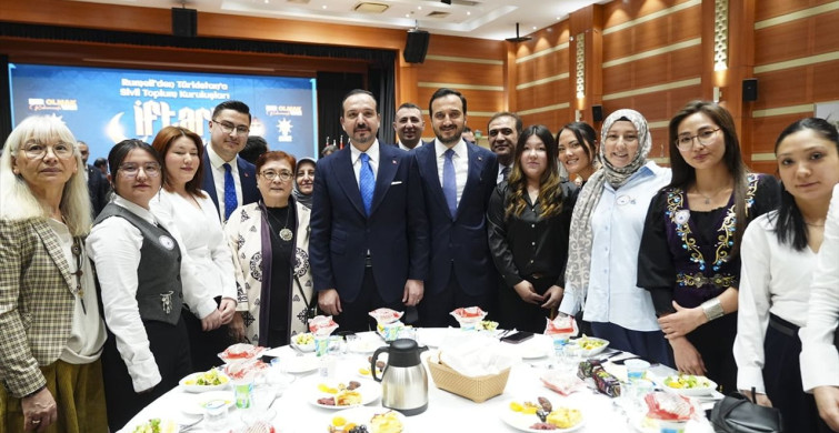 Türk Dünyasında Dijital Ağ Oluşuyor: AK Parti İftarında Önemli Açıklamalar Yapıldı