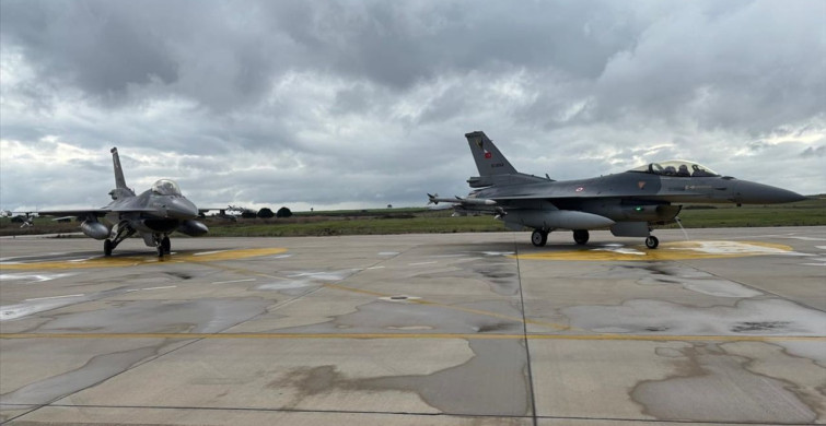 Türk Hava Kuvvetleri'nden Kıbrıs Açıklarında Eğitim Uçuşu