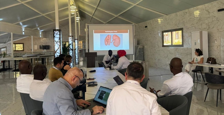 Türk Hekimler Senegal'de Böbrek Nakli Operasyonlarına Öncülük Ediyor