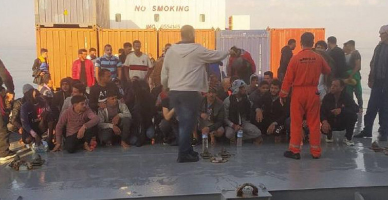 Türk Kaptan Akdeniz'de 97 Göçmenin İmdadına Yetişti