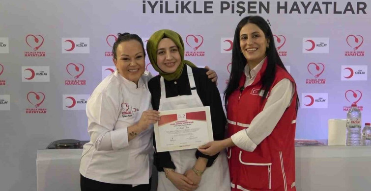 Türk Kızılay, Bursa'da Kadınlara Yönelik İyilikle Pişen Hayatlar Atölyesi Düzenledi