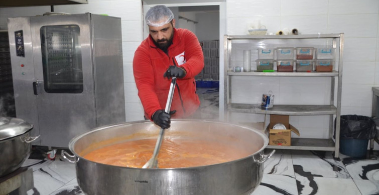 Türk Kızılay, Muş'ta İhtiyaç Sahibi 1000 Aileye İftar Yemeği Dağıtıyor