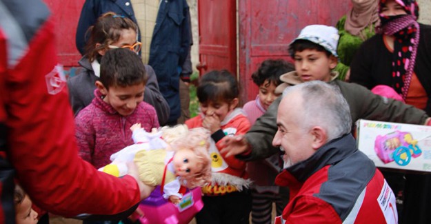 Türk Kızılayı Yardıma Devam Ediyor