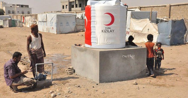 Türk Kızılayı Yemen'e Yardım Eli Uzattı