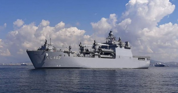 Türk Tank Çıkarma Gemisi TCG Bayraktar Barselona'da