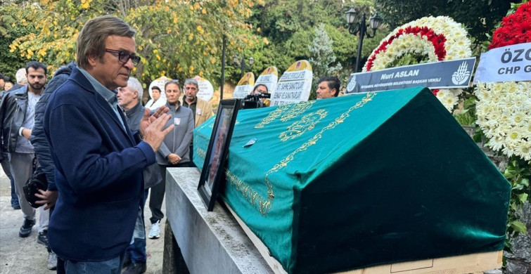 Türk Tiyatrosunun Unutulmaz İsmi Ahmet Gülhan Son Yolculuğuna Uğurlandı