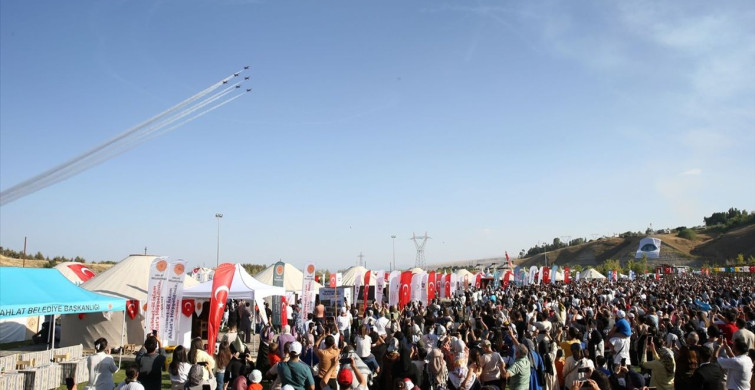 Türk Yıldızları Malazgirt Zaferi'ni Coşkuyla Kutladı