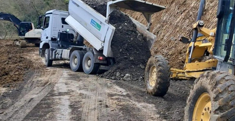 Türkeli'de Heyelan Sonrası Yol Güvenliği Sağlandı