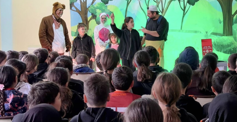 Türkeli'de Sıfır Atık ve Geri Dönüşüm Tiyatroyla Anlatıldı