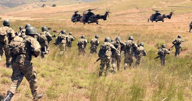 Türkiye 41 Bin Askeri Sınıra Yığdı; B Planı Kara Harekatı