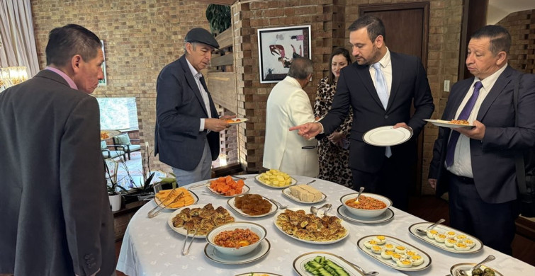 Türkiye Büyükelçisi Bogota'da Kolombiyalı Gazetecilerle Buluştu