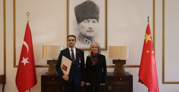 Türkiye Büyükelçisi Ünal, Çin Devlet Başkanı Şi'ye Güven Mektubunu Sunduk