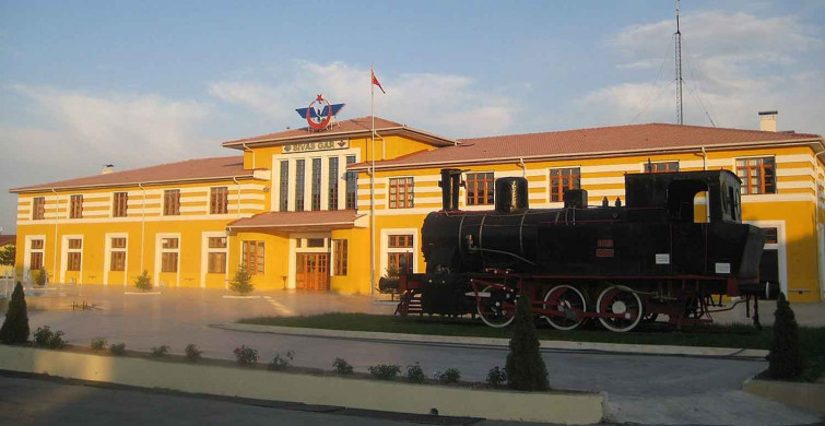 Türkiye Cumhuriyeti Devlet Demiryolları'ndan Sivas'a uyarı: "Yüksek gerilim verilecektir!"