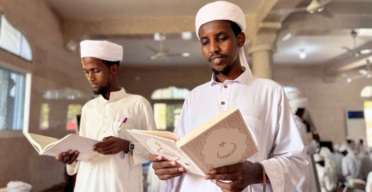 Türkiye Diyanet Vakfı Somali'de 2 Bin Kur'an-ı Kerim Dağıttı