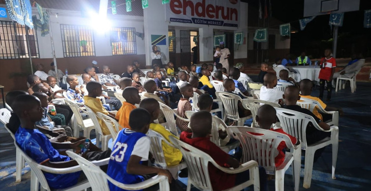 Türkiye Diyanet Vakfı Tanzanya'da Yetimlerle İftar Programı Düzenledi