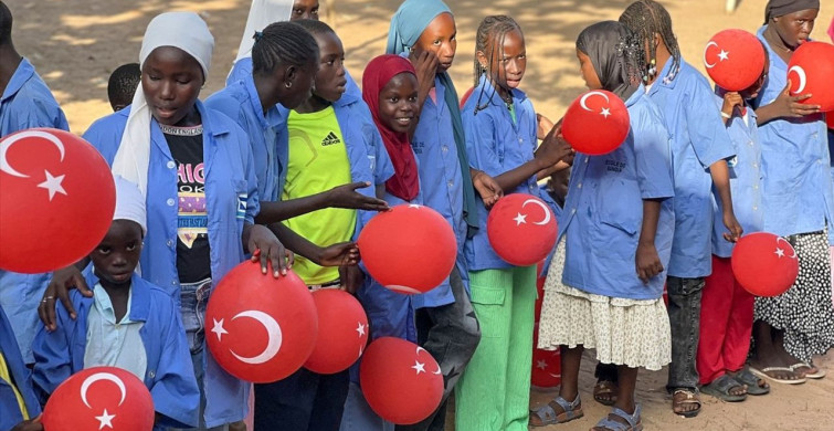 Türkiye Diyanet Vakfı'ndan Senegal'deki Öğrencilere Eğitim Desteği