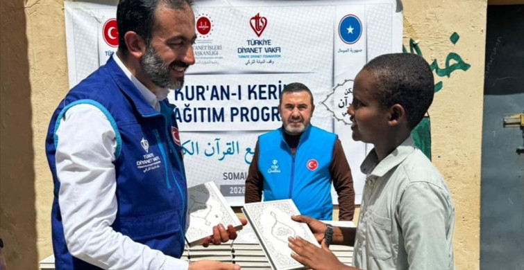Türkiye Diyanet Vakfı'nın "Hediyem Kur'an Olsun" Projesiyle 2,5 Milyon Kur'an Dağıtıldı