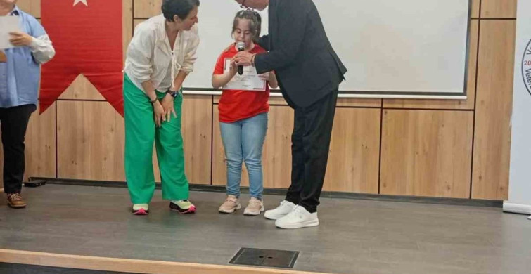 Türkiye Down Sendromu Derneği ve Veteran Hentbolcular Derneği’nden anlamlı sertifika töreni