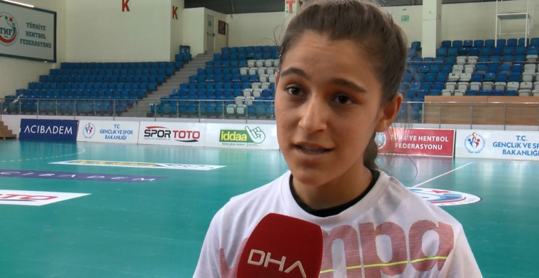 Türkiye Şanlıurfalı Hentbolcu Merve'yi Konuşuyor! Yaşadığı Bölgenin Cinsiyet Ayrımını Gözyaşları İçinde Anlatmıştı