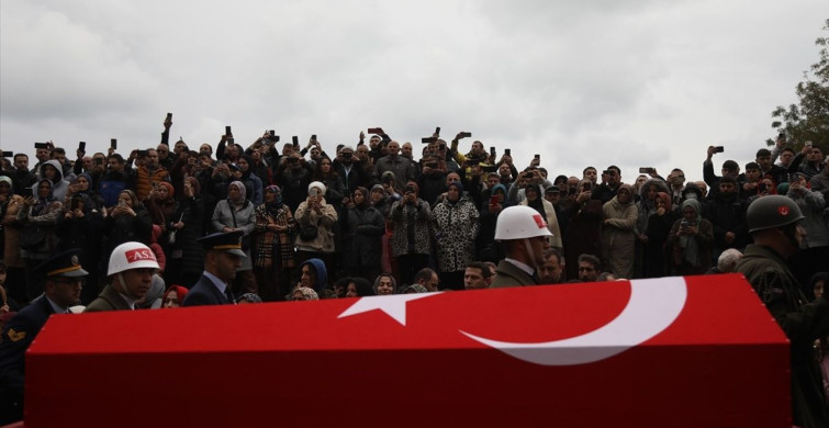 Türkiye, Şehit Hava Astsubayı Emre Altıok'u Son Yolculuğuna Uğurladı