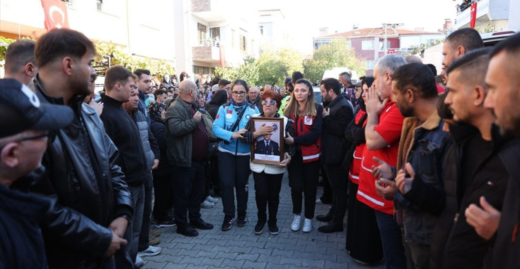 Türkiye Şehitlerini Uğurladı: Berkay Karaca'nın Cenaze Töreni