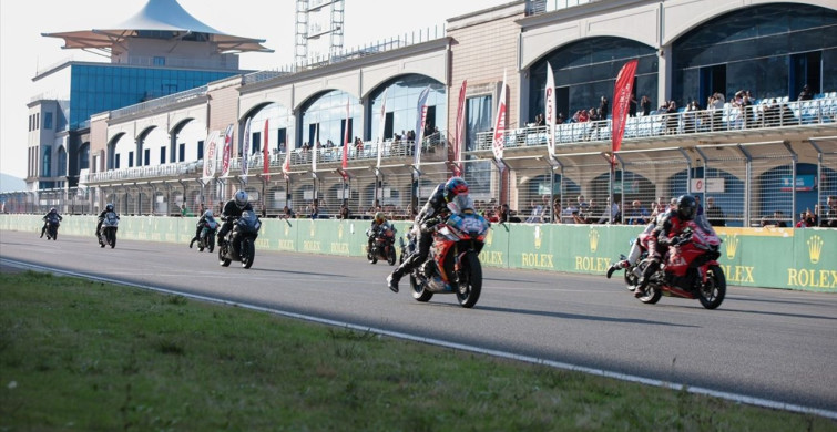Türkiye ve Balkan Motosiklet Birliği Avrupa Pist Şampiyonası İstanbul'da Gerçekleşti