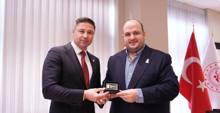 Türkiye ve Belarus Buz Hokeyi Federasyonları Arasında İş Birliği Protokolü İmzalandı