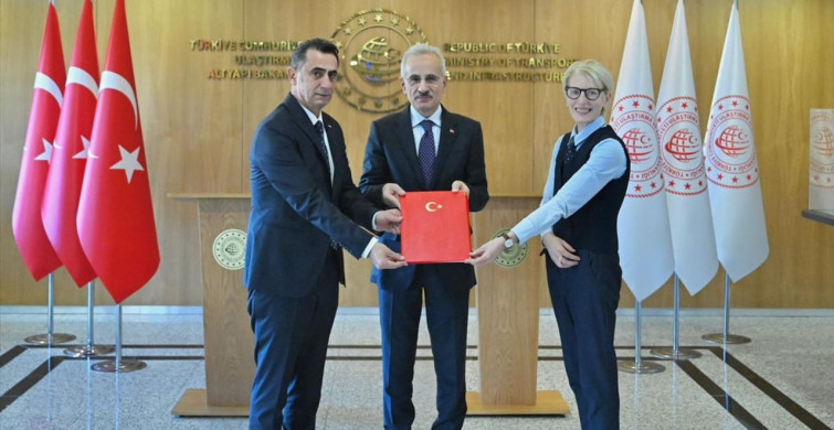 Türkiye ve İngiltere Arasında Hidrojen Yakıtlı Tren Protokolü İmzalandı