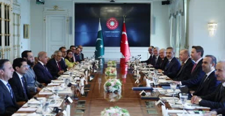 Türkiye ve Pakistan heyeti çalışma yemeğinde bir araya geldi