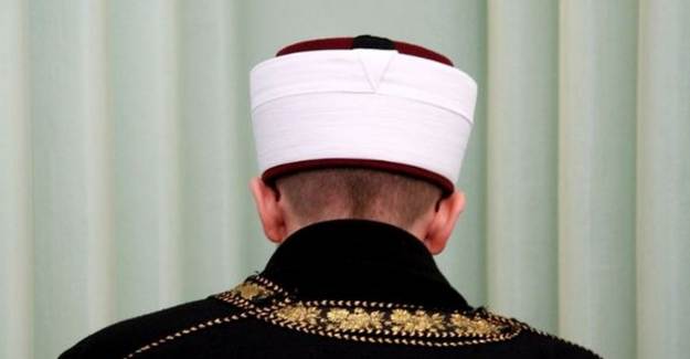 Türkiye'de 15 Bin İmam Açığı Var
