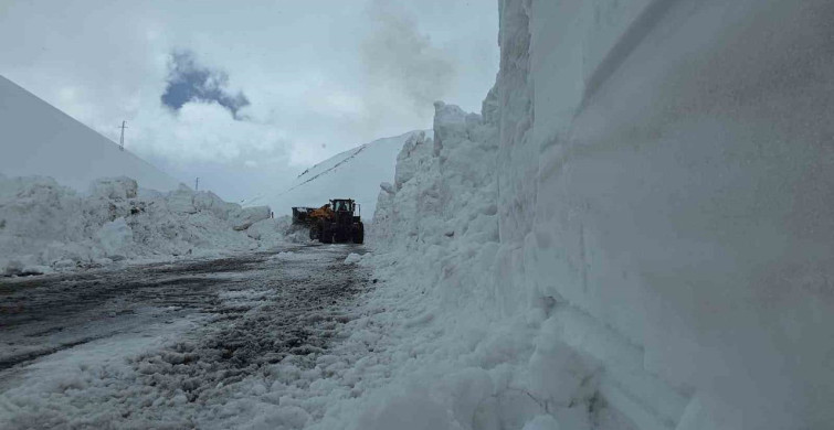 Türkiye'de Kar Rekoru: Kar Kalınlığı 4 Metreye Yaklaştı