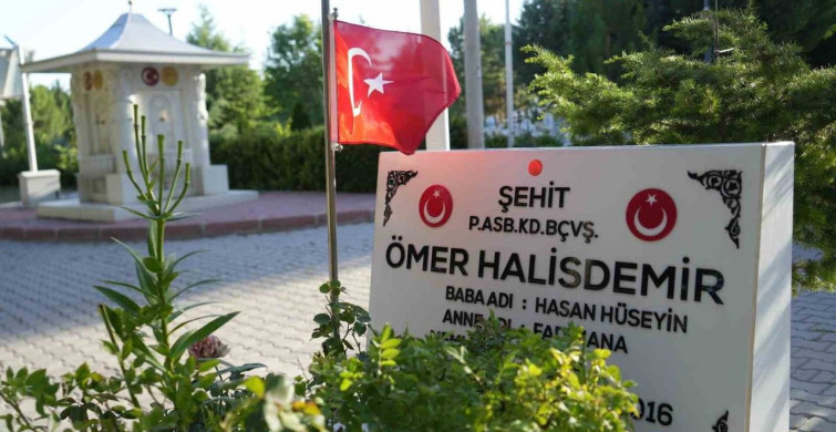 Türkiye’nin dört bir yanından şehit Ömer Halisdemir’in kabrine ziyaret