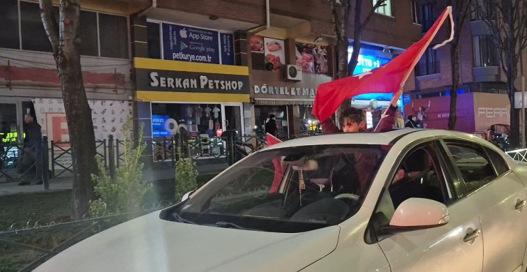 Türkiye'nin Dünya Kupası Sevinci Eskişehir'de Coşkuyla Kutlandı