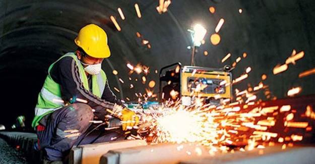 Türkiye'nin En Büyük Firmaları Açıklandı: Tüpraş Lider