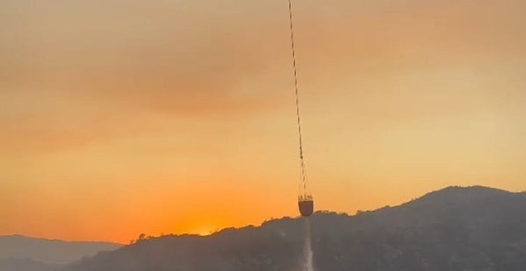 Türkiye’nin en büyük yangın söndürme helikopteri Aydın'daki yangına müdahale etti