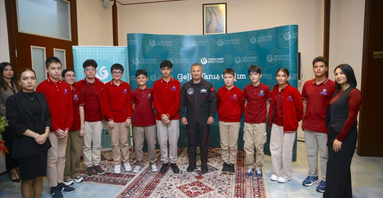 Türkiye'nin İlk Astronotu Alper Gezeravcı Bakü'de Gençlerle Buluştu Türkiye'nin İlk Astronotu Alper Gezeravcı Bakü'de Gençlerle Buluştu