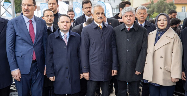 Türkiye'nin İlk Milli Elektrikli Hızlı Treni Yolda Test Edildi