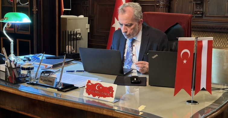 Türkiye'nin Viyana Büyükelçisi Gürsel Dönmez, Anadolu Ajansı'nın Yılın Kareleri Oylamasına Katıldı