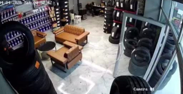 Tuşba'da 5.2 Büyüklüğünde Deprem Anı Kamerada