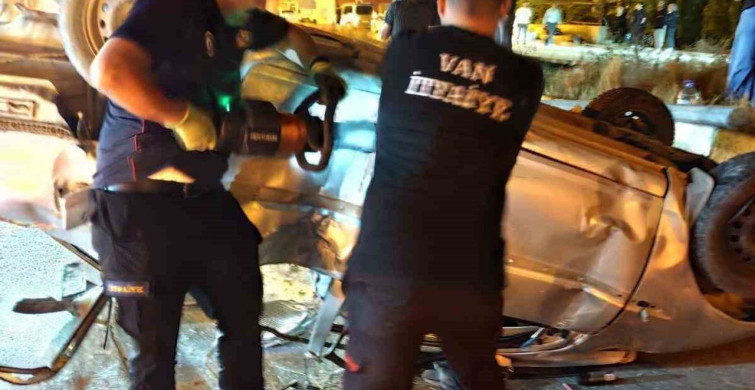 Tuşba'da kontrolden çıkan otomobil takla attı: 4 yaralı