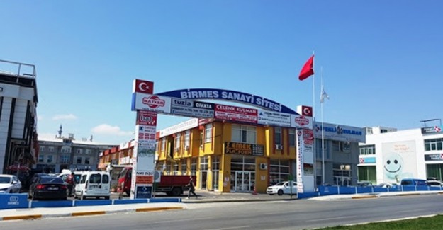 Tuzla Birmes Sanayi Sitesi'nde Yangın Çıktı