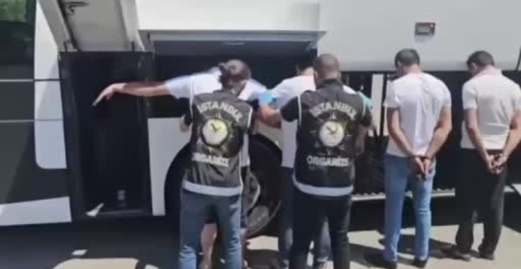 Tuzla'da durdurulan otobüsten cephanelik çıktı: 120 silah ele geçirildi
