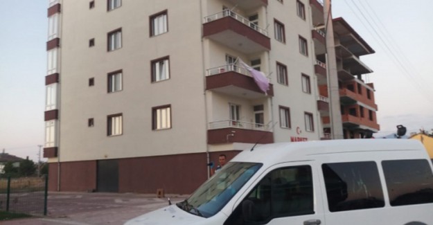 Üçüncü Kattan Düşen Genç Kadın Yaşamını Yitirdi