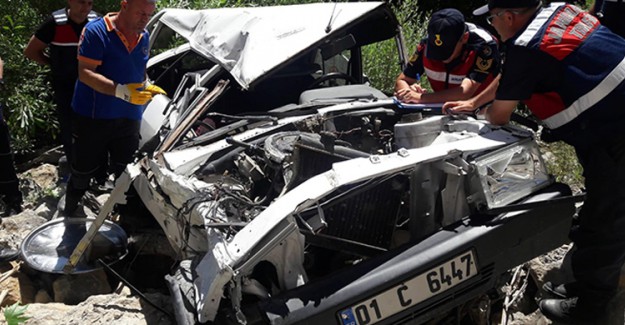 Uçuruma Yuvarlanan Otomobilde Bulunan 2 Kişi Hayatını Kaybetti