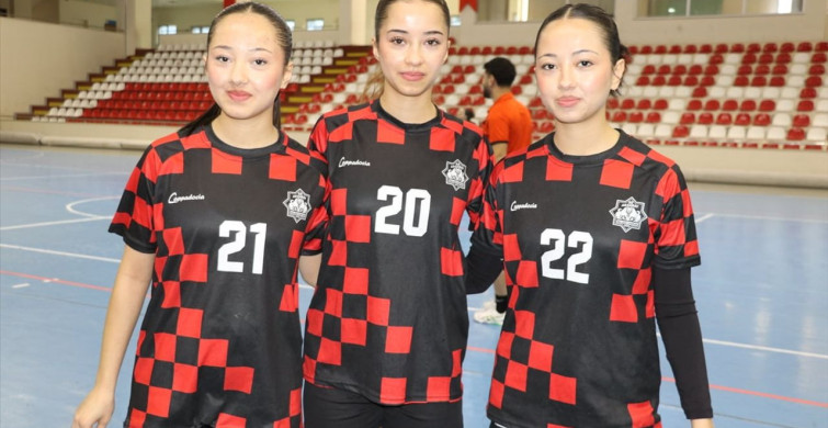 Üçüz Kardeşlerin Hentbol Tutkusu