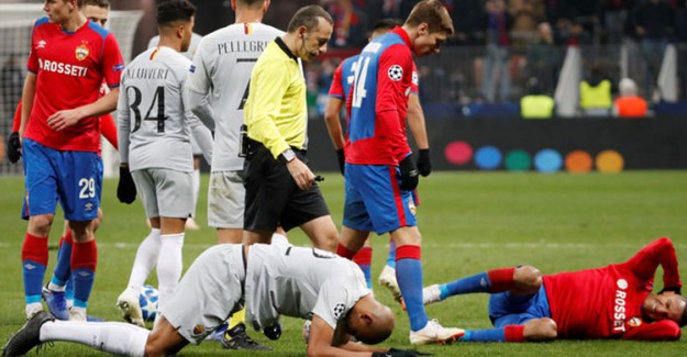 UEFA'dan Kararları Tartışma Yaratan Cüneyt Çakır'a Tam Destek